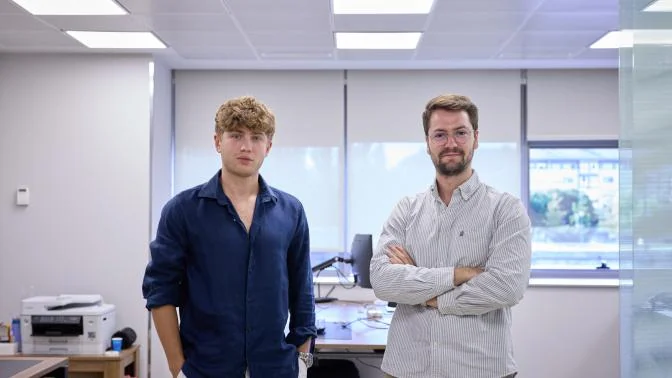 Noticia de Diario de Navarra sobre los fundadores de Voltis